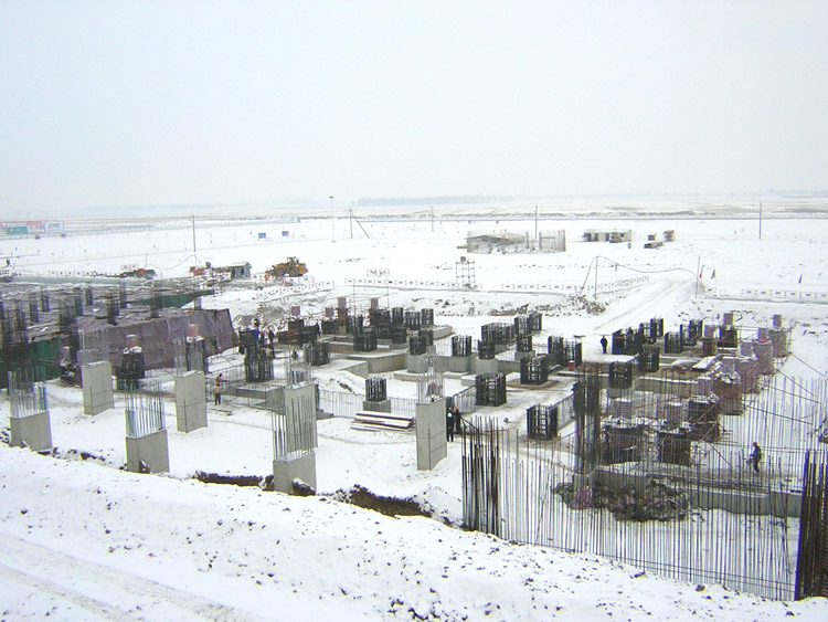 金山熱電廠2*300MW機(jī)組工程主廠房項(xiàng)目